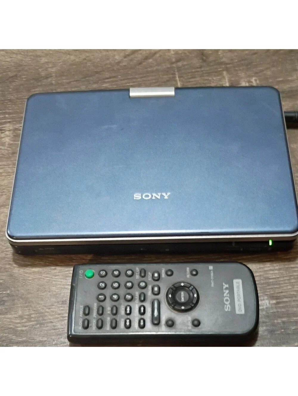 Sony DVP-FX810 8in LCD Widescreen DVD/CD/MP3 Player, Blue/Black w/ Remote*NICE*